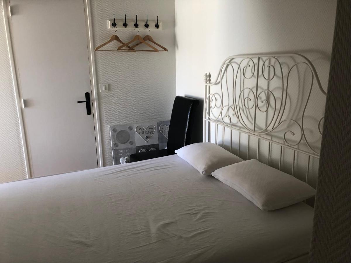 Bed and Breakfast Fleur D'Iris Perpezac-le-Blanc Екстер'єр фото